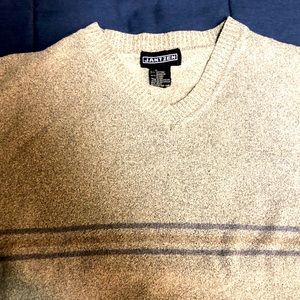 L Short sleeve sweater v-neck
